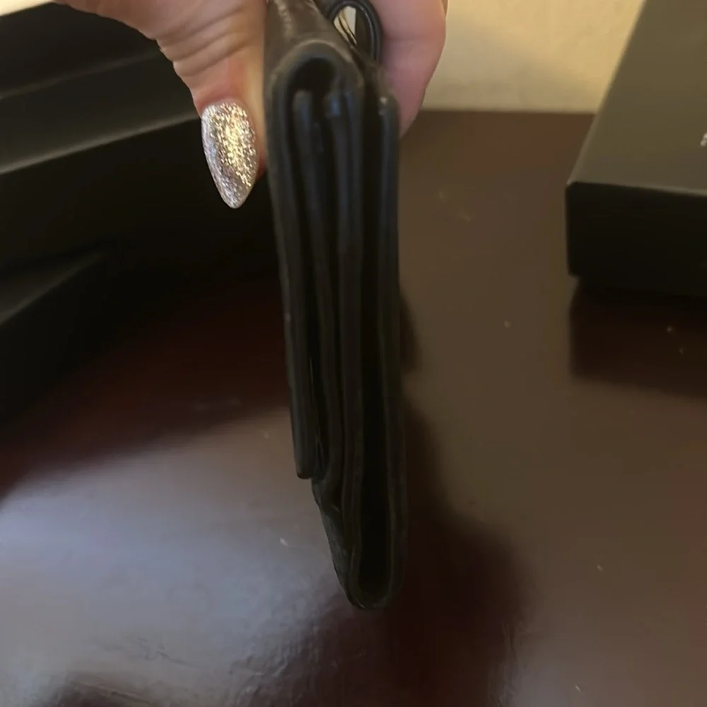 Chanel black compact wallet GUC! - Picture 4 of 9
